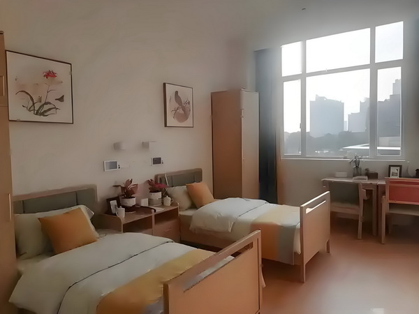 央视三报点评《阵地》，客观评价却遭差评炮轰，网友：不如看阅兵